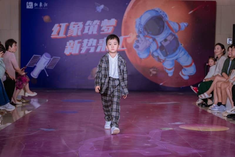 2023-红象汇儿童走秀表演特邀小演员
